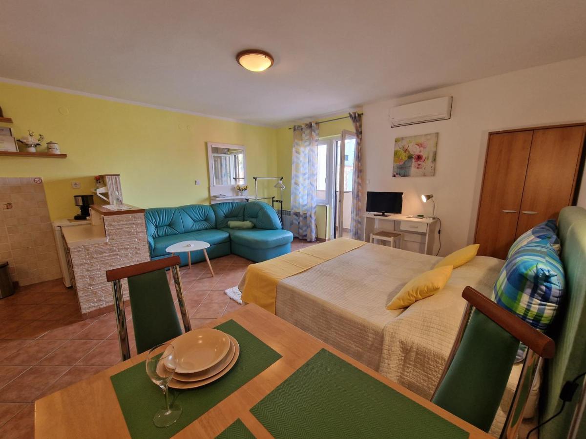 Apartments Rina Ровінь Екстер'єр фото