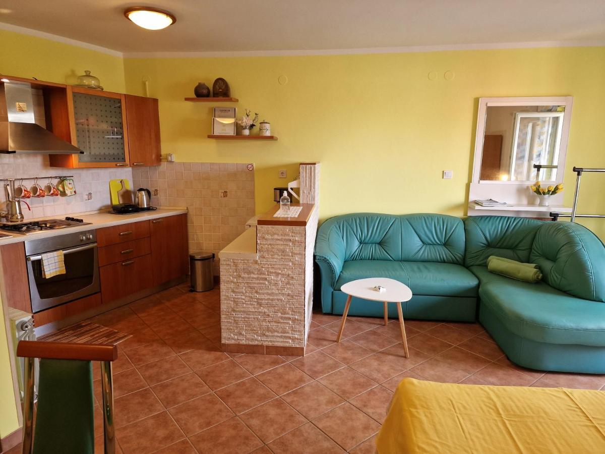 Apartments Rina Ровінь Екстер'єр фото